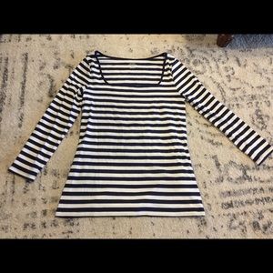 Old Navy Long Sleeve Navy Stripped T-Shirt